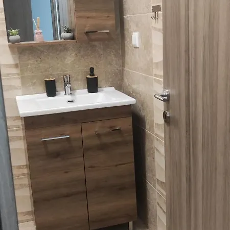 شقة πολυτελεσ -μοντερνο διαμερισμα *