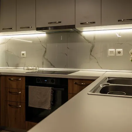 πολυτελεσ -μοντερνο διαμερισμα * لاريسا