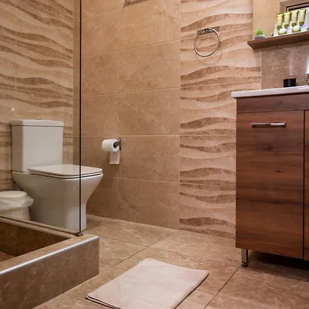 πολυτελεσ -μοντερνο διαμερισμα شقة لاريسا